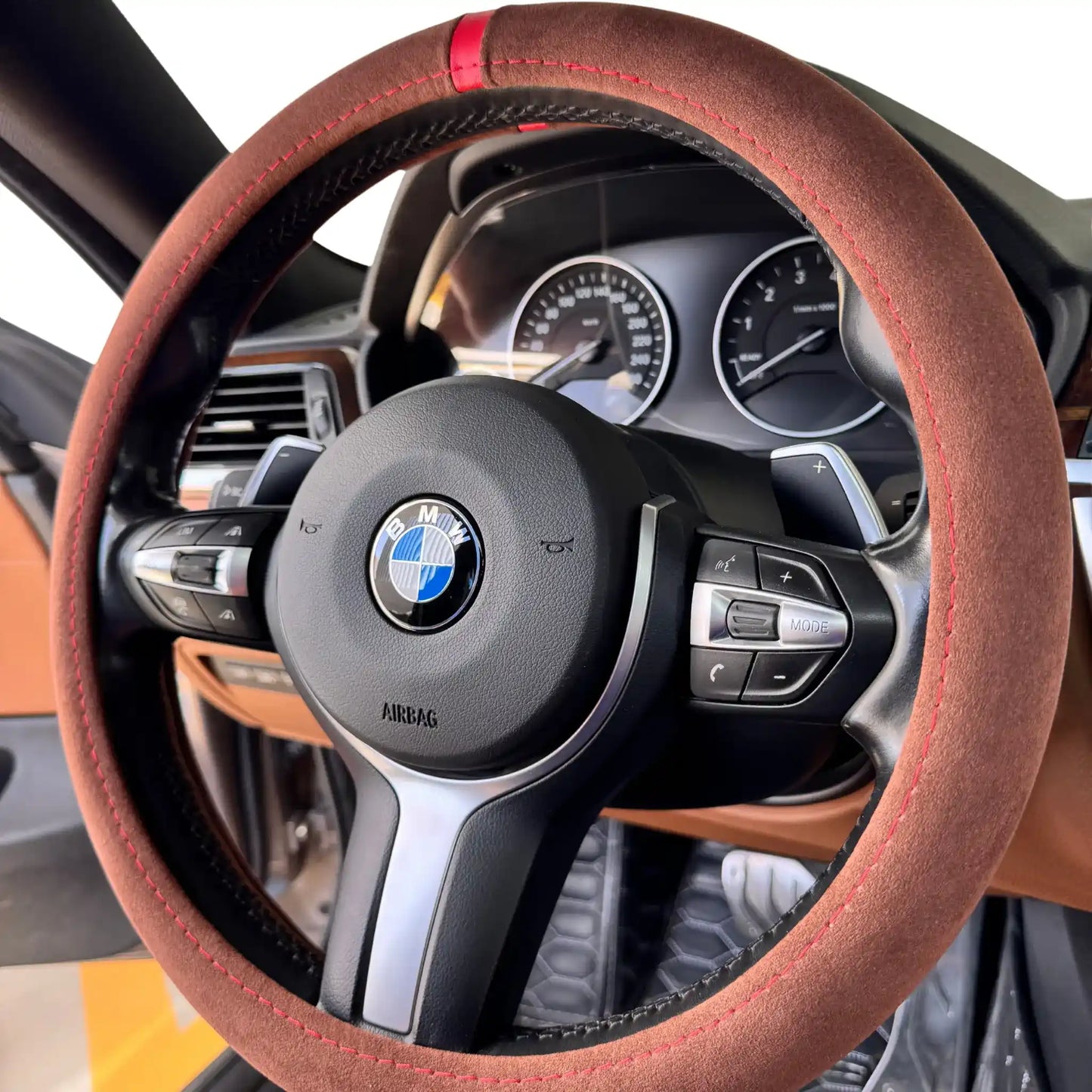 Couvre Volant Complet en Alcantara - Marron Chocolat et Surpiqures Rouges