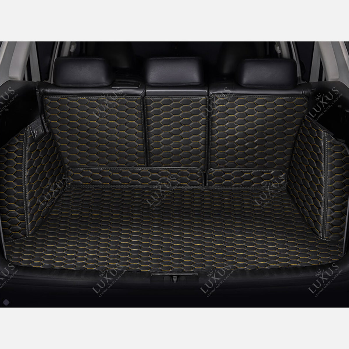 Tapis de Coffre Premium Sur Mesure Intégral 3D | Motif Nid d'Abeille | Noir et Surpiqures Jaunes