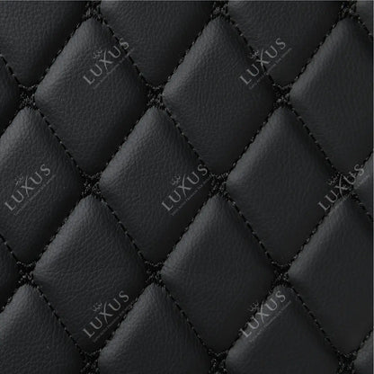 Tapis de Coffre Premium Sur Mesure | Motif Diamant | Noir et Surpiqures Noires