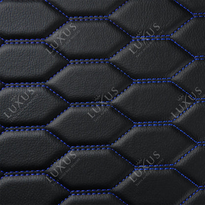 Tapis de Coffre Premium Sur Mesure Intégral 3D | Motif Nid d'Abeille | Noir et Surpiqures Bleues