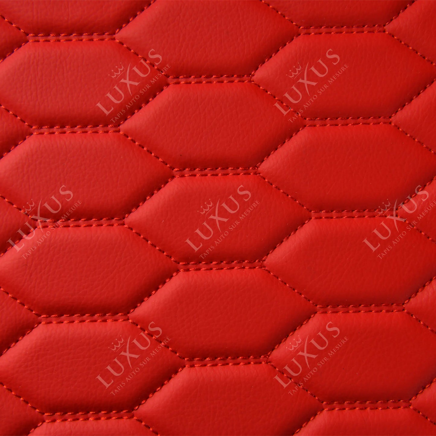 Tapis de Coffre Premium Sur Mesure Intégral 3D | Motif Nid d'Abeille | Rouge Ferrari